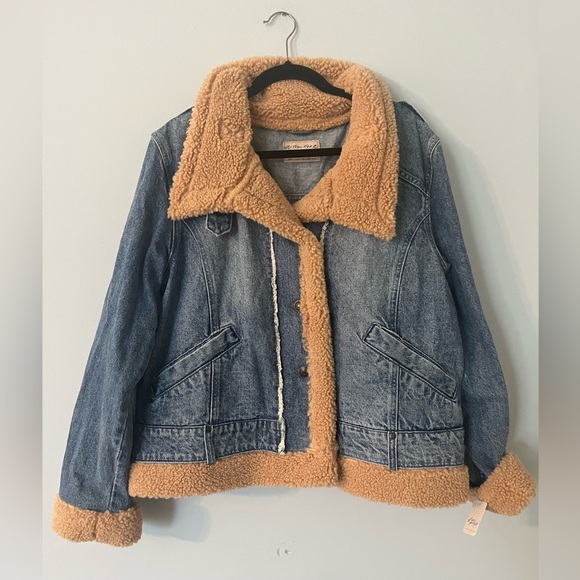 Free People Rylee Denim Jacket Faux Shearling Lined – Med Wash – Size Large NWT - Picture 10 of 11